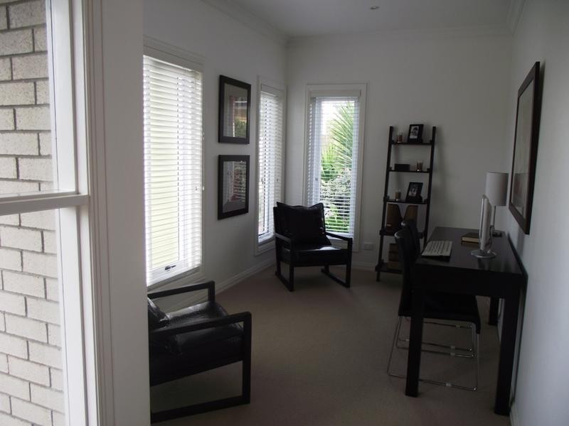 8 Riverstone Street, Ningi QLD 4511