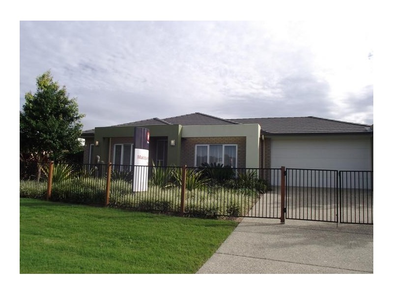 8 Riverstone Street, Ningi QLD 4511