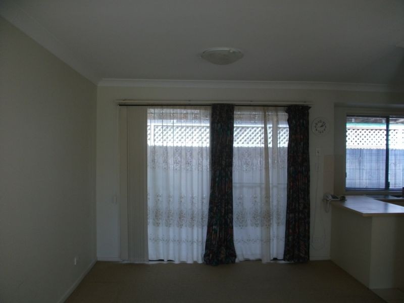 8/ Seabreeze, Sandstone Point QLD 4511