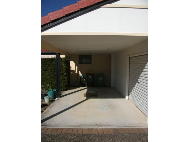 8/ Seabreeze, Sandstone Point QLD 4511