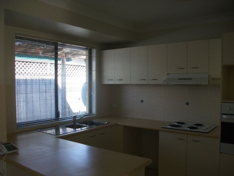 8/ Seabreeze, Sandstone Point QLD 4511