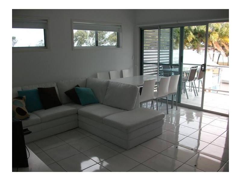 7/15-17 Sylvan Beach Esp, Bellara QLD 4507