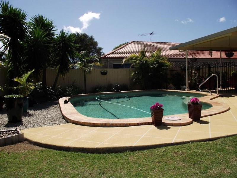 Sandstone Point QLD 4511