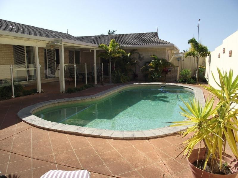 141 Bestman Road, Sandstone Point QLD 4511