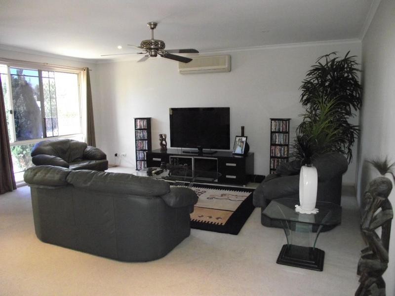 141 Bestman Road, Sandstone Point QLD 4511