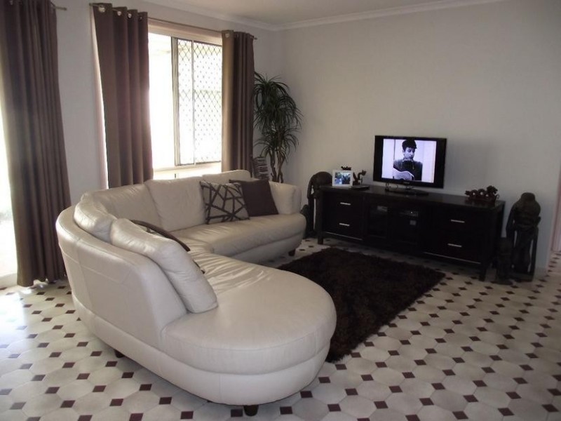 141 Bestman Road, Sandstone Point QLD 4511