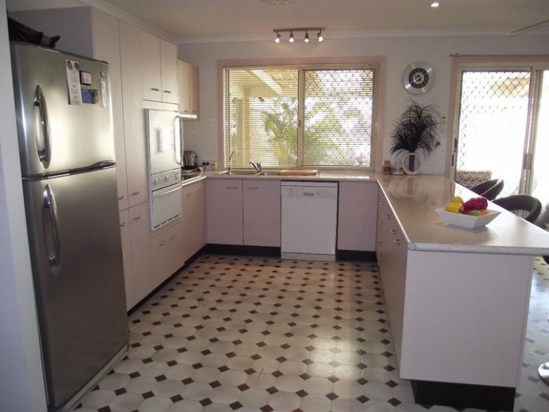 141 Bestman Road, Sandstone Point QLD 4511