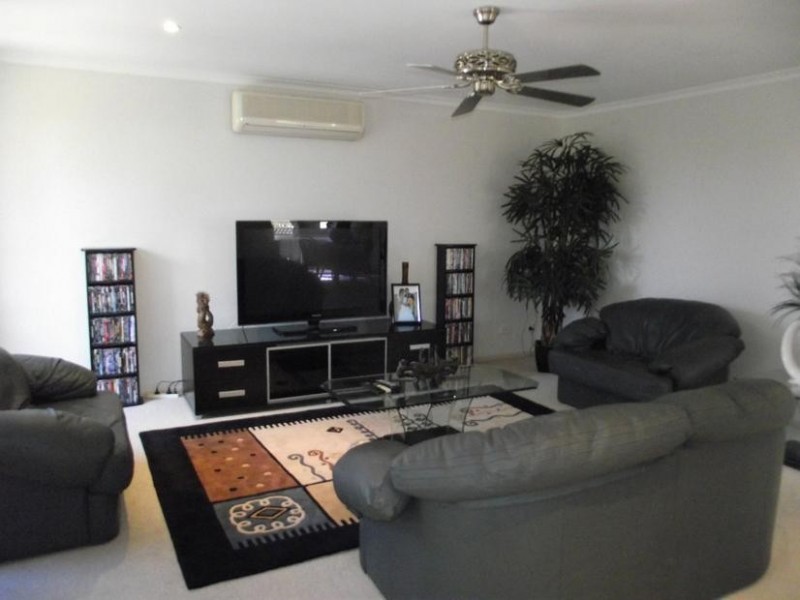 141 Bestman Road, Sandstone Point QLD 4511