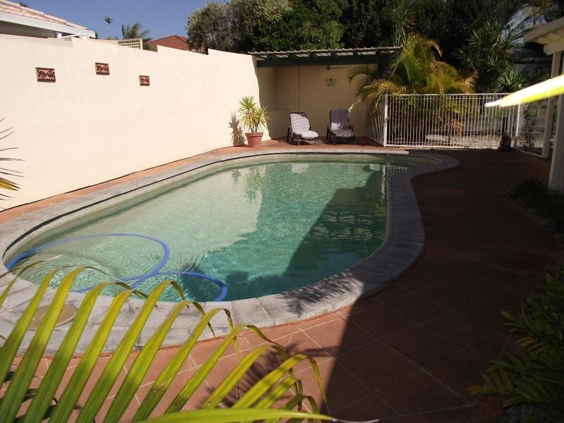 141 Bestman Road, Sandstone Point QLD 4511