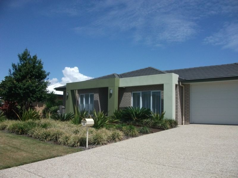 8 Riverstone, Ningi QLD 4511