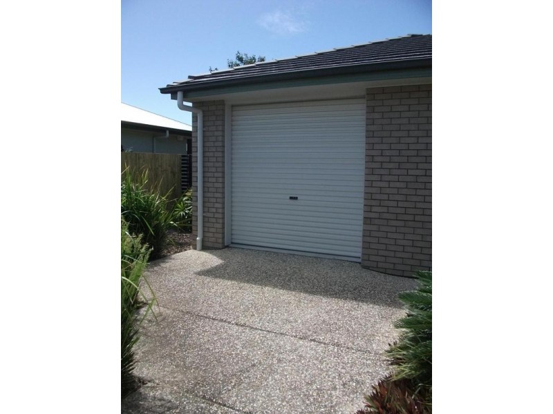 8 Riverstone, Ningi QLD 4511