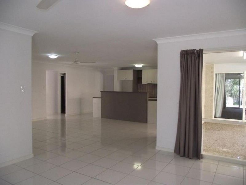 71 Ningi Esplanade, Ningi QLD 4511