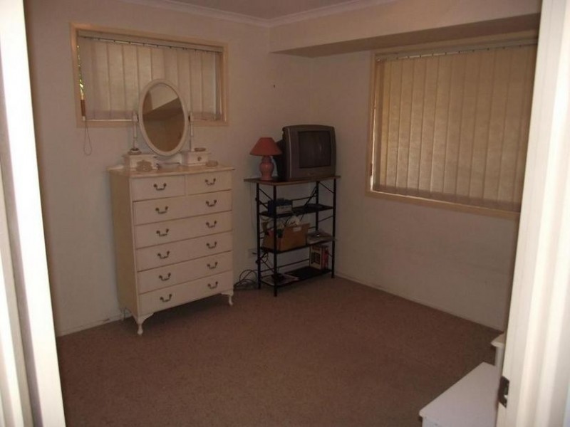 38 Lachlan Crescent, Sandstone Point QLD 4511