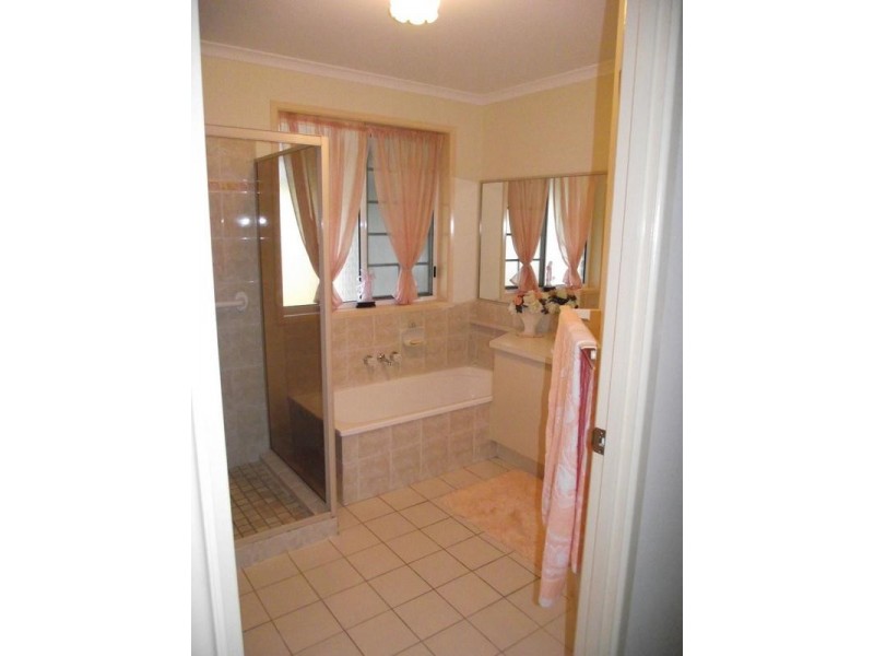 38 Lachlan Crescent, Sandstone Point QLD 4511