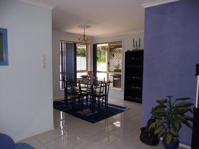 9 Trent Court, Sandstone Point QLD 4511