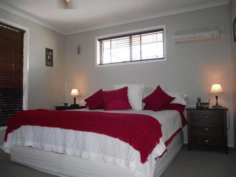 Sandstone Point QLD 4511