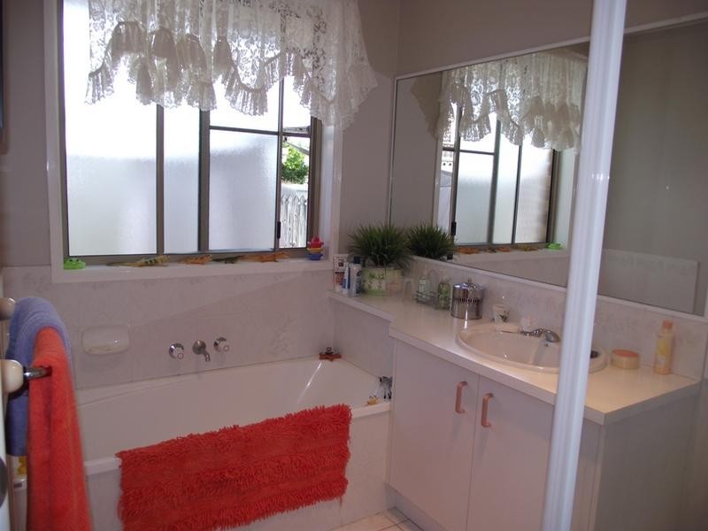 Sandstone Point QLD 4511