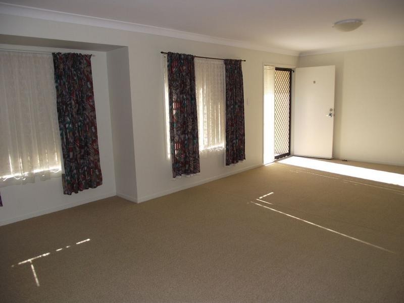 8 Seabreeze Court, Sandstone Point QLD 4511