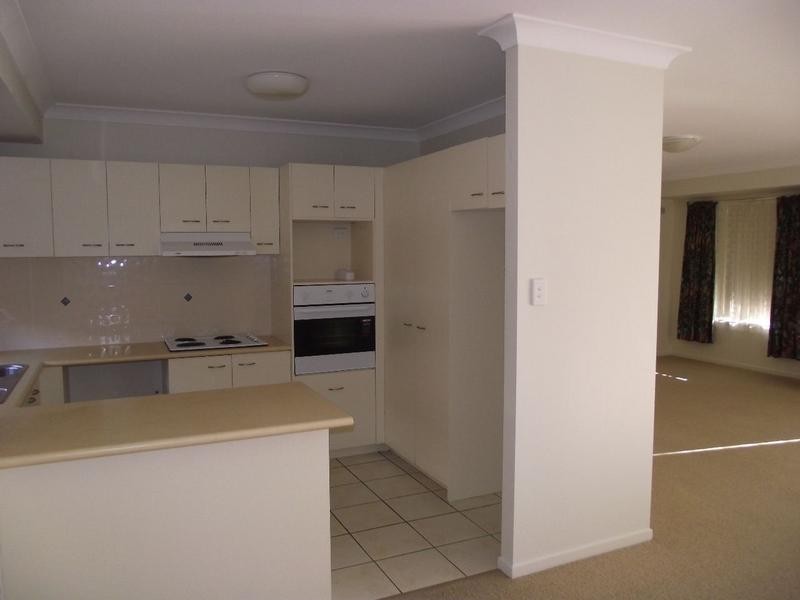 8 Seabreeze Court, Sandstone Point QLD 4511