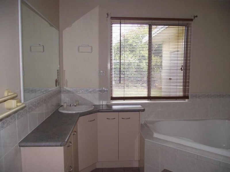 40 Kangaroo Avenue, Bongaree QLD 4507