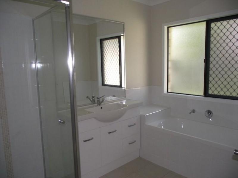 Sandstone Point QLD 4511