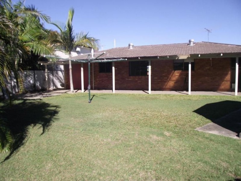 11 Banks Street, Banksia Beach QLD 4507