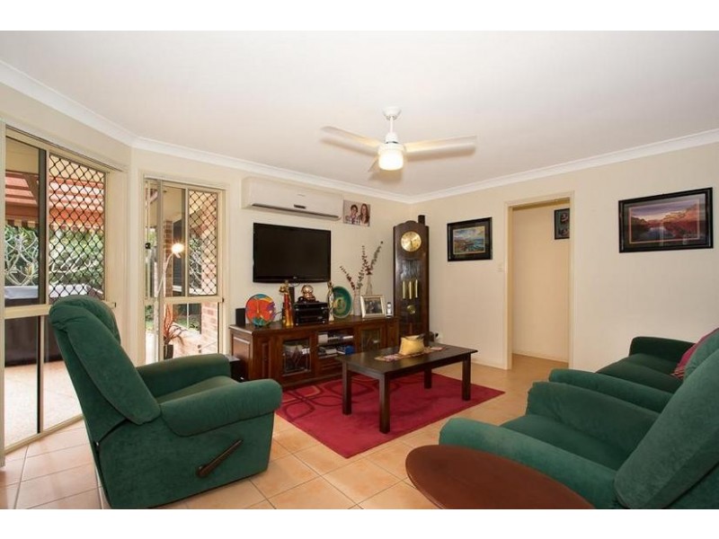 16 Ardel Place, Sandstone Point QLD 4511