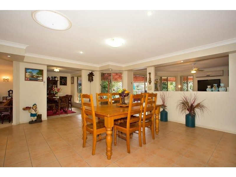 16 Ardel Place, Sandstone Point QLD 4511