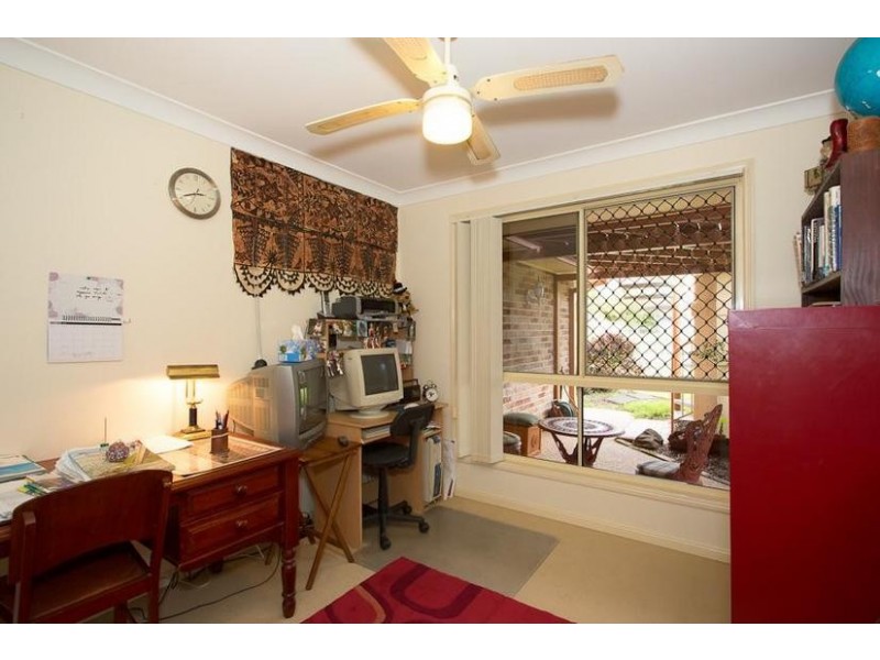 16 Ardel Place, Sandstone Point QLD 4511