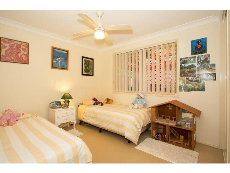 16 Ardel Place, Sandstone Point QLD 4511