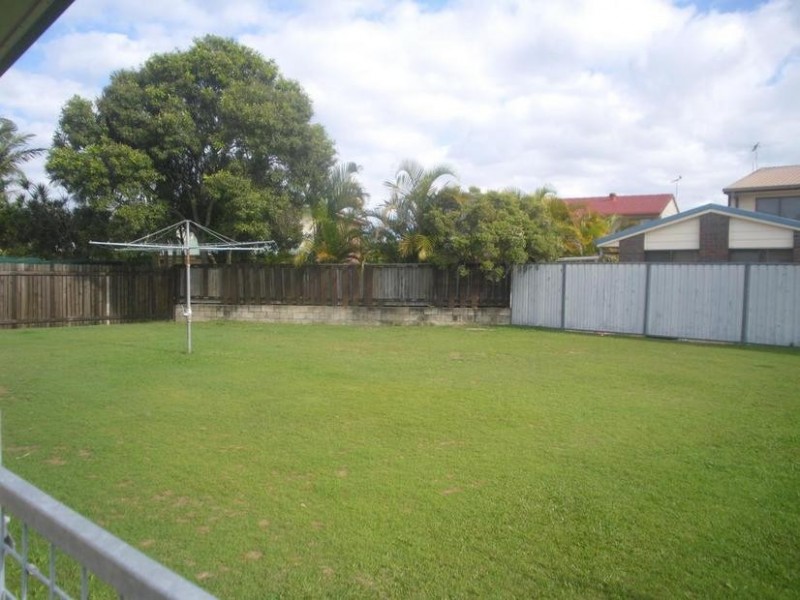 10 Lee Ave, Bongaree QLD 4507
