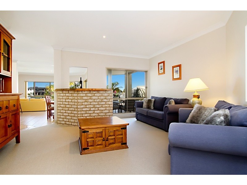 7 Marlin Court, Banksia Beach QLD 4507