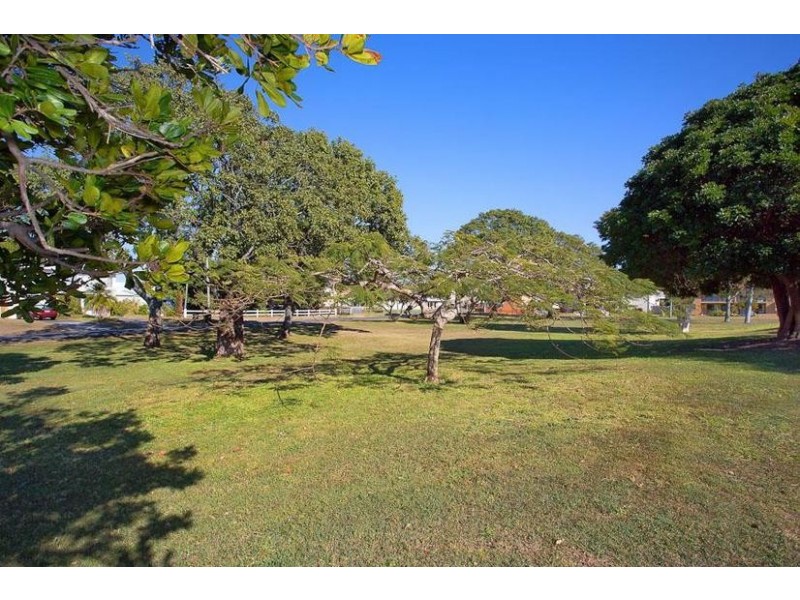 25 Fearn Drive, Bongaree QLD 4507