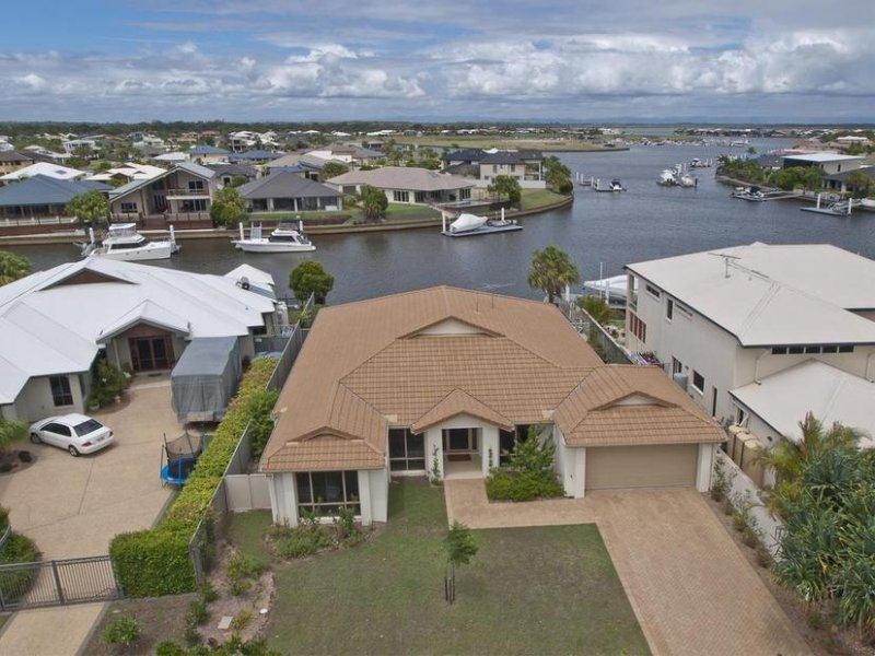 94 Cosmos Avenue, Banksia Beach QLD 4507