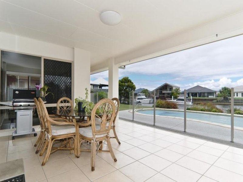 94 Cosmos Avenue, Banksia Beach QLD 4507