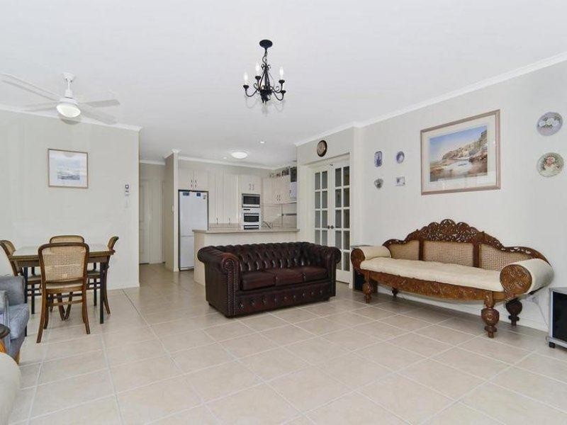 94 Cosmos Avenue, Banksia Beach QLD 4507