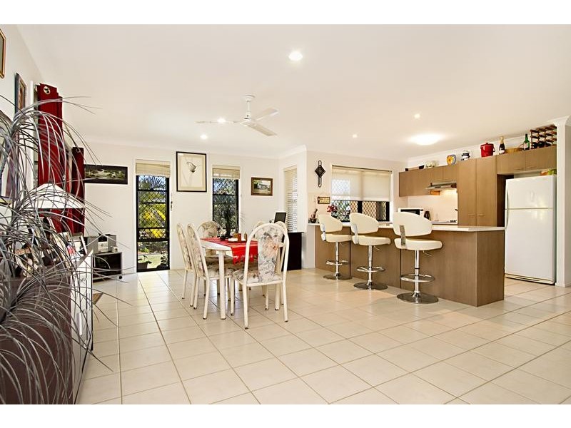 11 Bondi Court, Sandstone Point QLD 4511