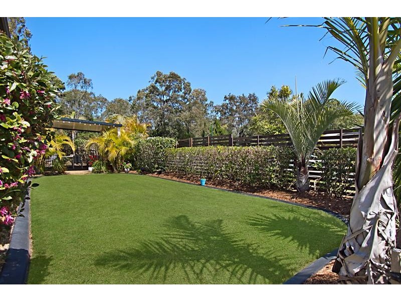 11 Bondi Court, Sandstone Point QLD 4511