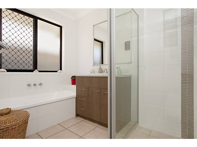 11 Bondi Court, Sandstone Point QLD 4511