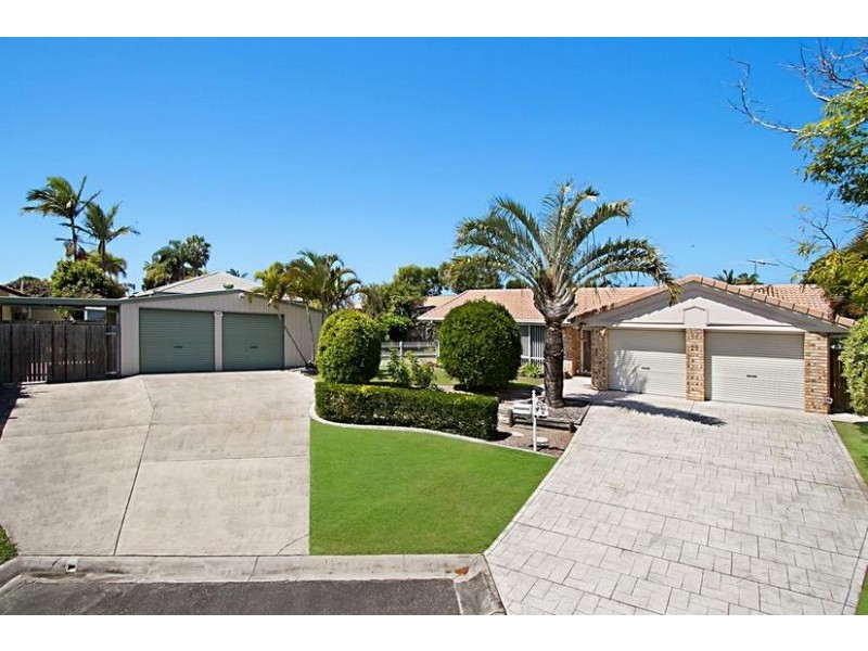 8 Bluefin Court, Sandstone Point QLD 4511