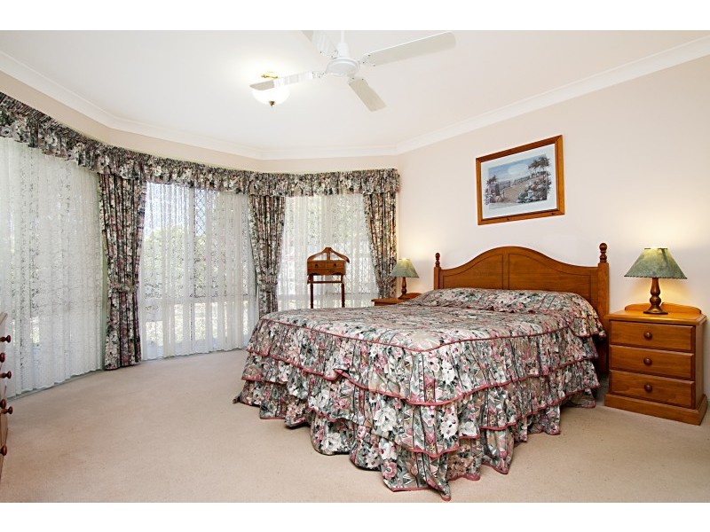 8 Bluefin Court, Sandstone Point QLD 4511