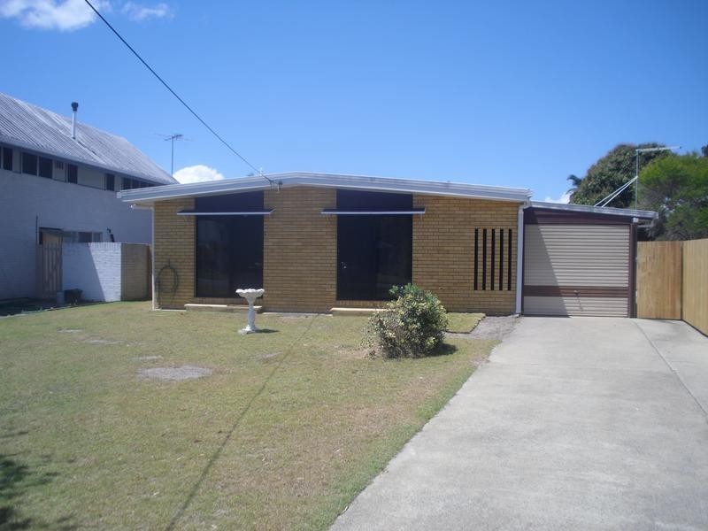 24 Palm Avenue, Bribie Island QLD 4507