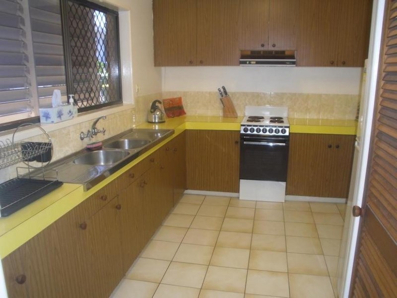 24 Palm Avenue, Bribie Island QLD 4507