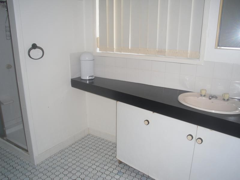 24 Palm Avenue, Bribie Island QLD 4507