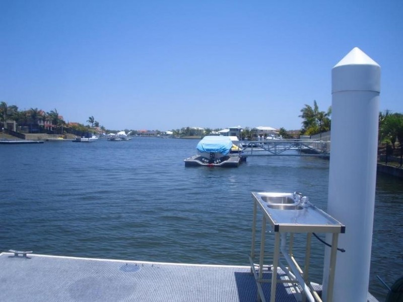 42 Topsail Circuit, Banksia Beach QLD 4507