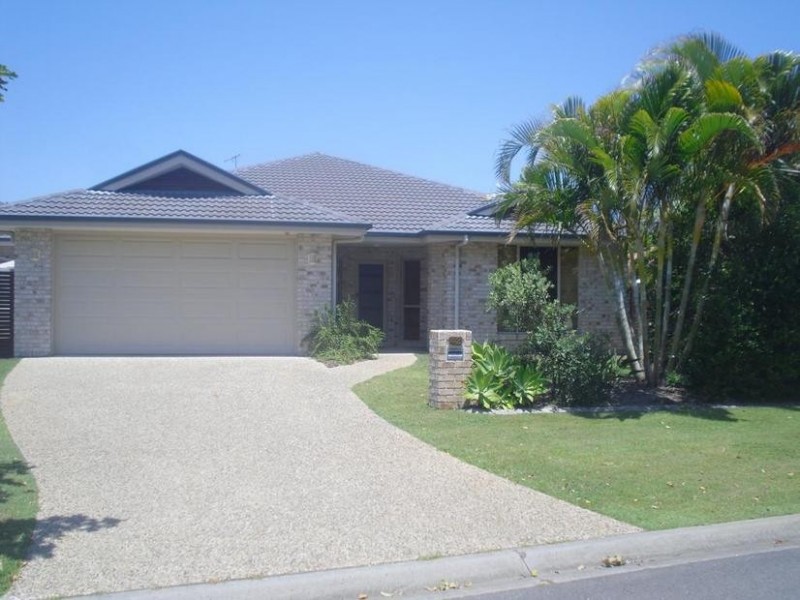 42 Topsail Circuit, Banksia Beach QLD 4507