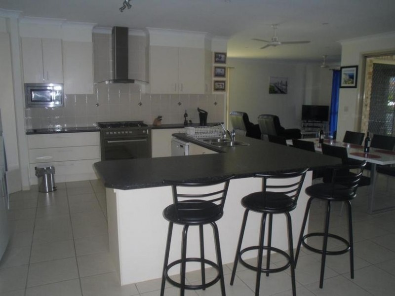 42 Topsail Circuit, Banksia Beach QLD 4507