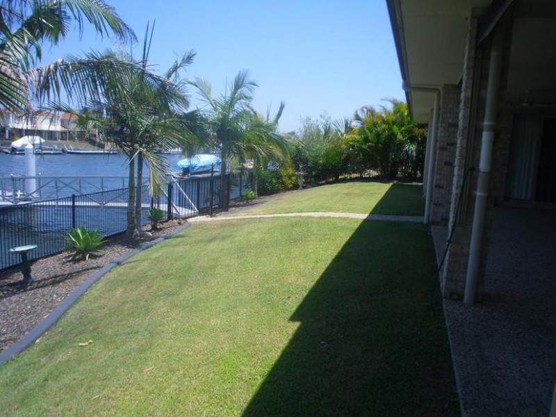 42 Topsail Circuit, Banksia Beach QLD 4507