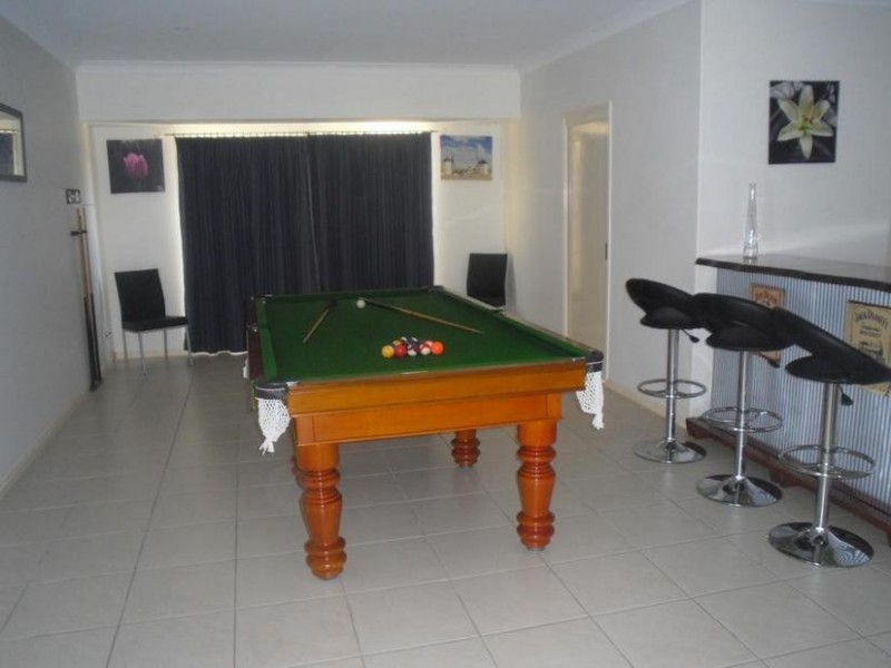 42 Topsail Circuit, Banksia Beach QLD 4507