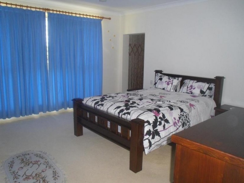 42 Topsail Circuit, Banksia Beach QLD 4507